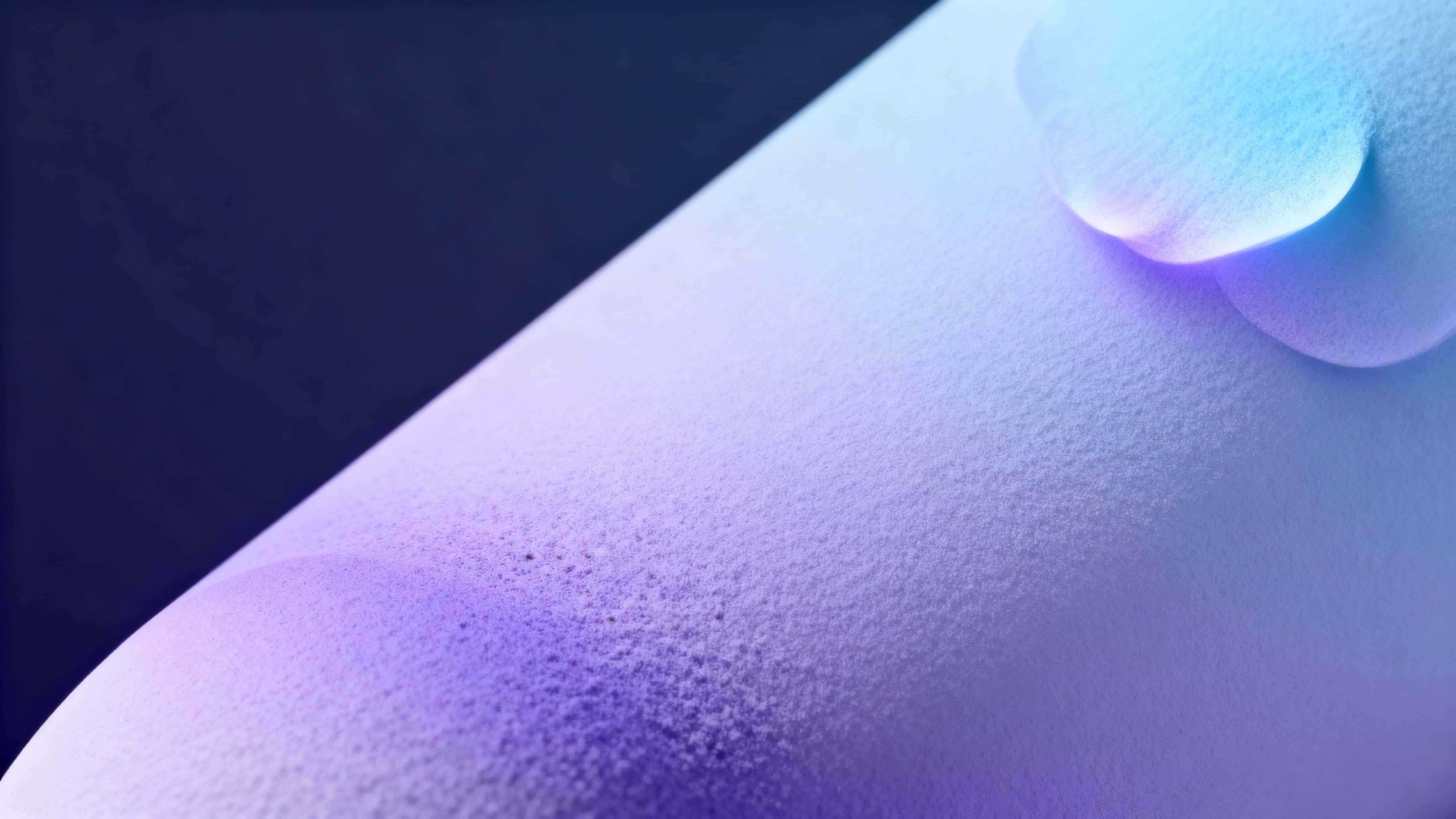 A 16:9 3D-rendered milky lilac color field with a diagonal gradient from deeper lilac at lower-left to airy powder blue-lilac at upper-right, a soft pale-rose bloom, and an ultra-smooth matte surface.